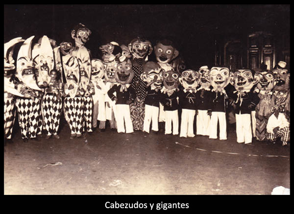 Imagen de cabezudos y gigantes. Fecha desconocida.