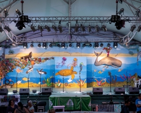 Imagen de un tablado decorado